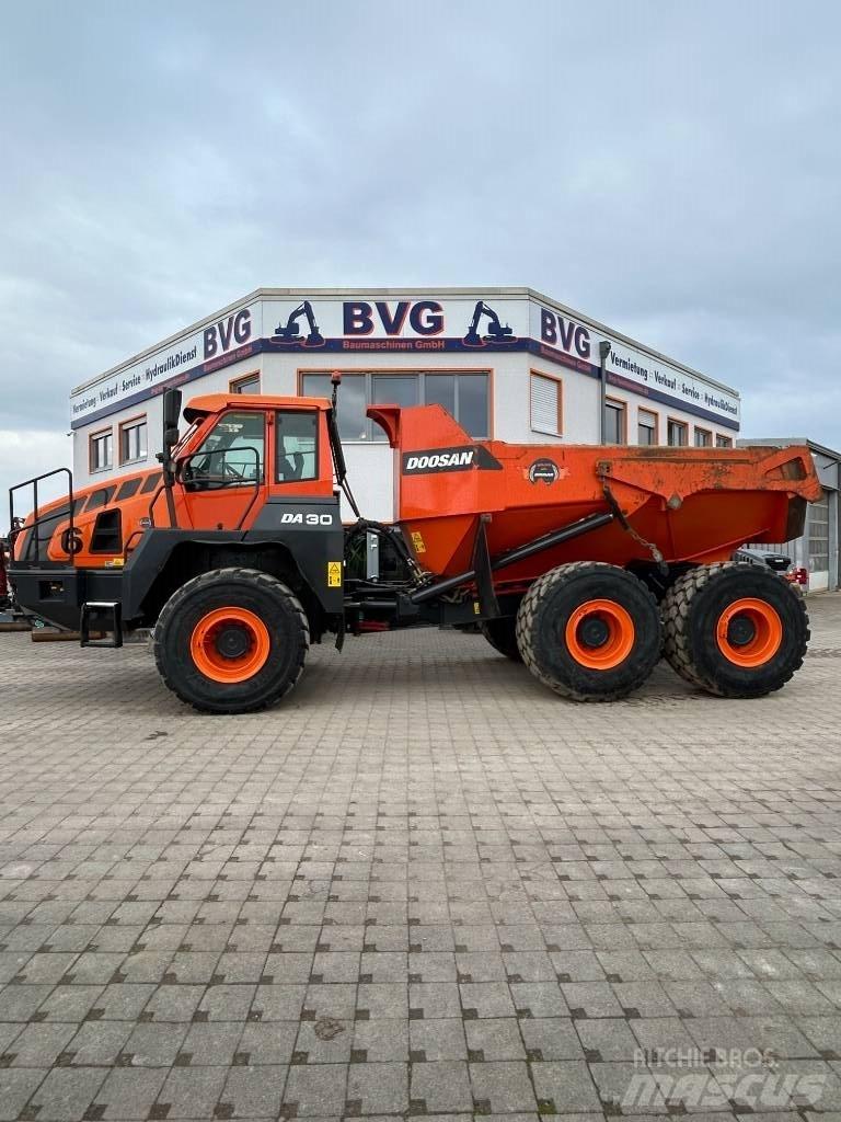 Doosan DA30 Midjestyrd dumper