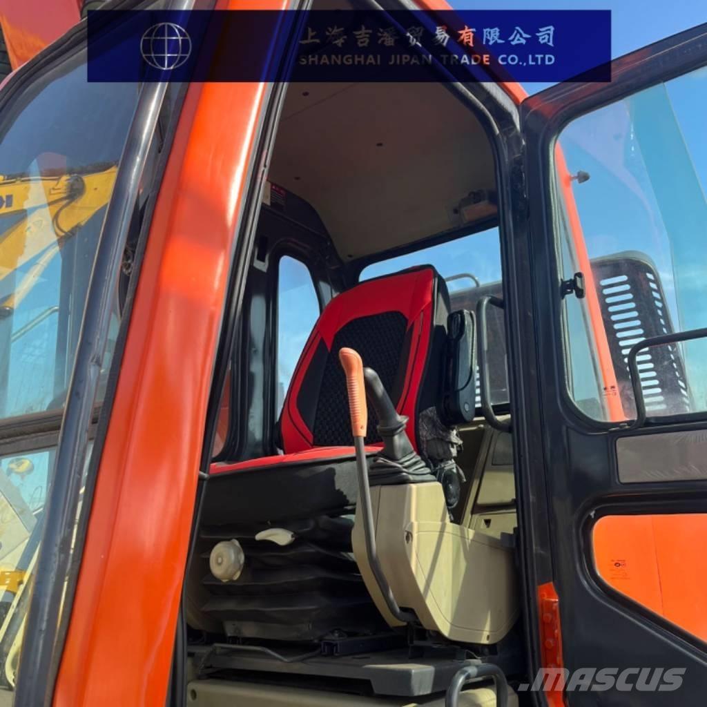 Doosan DX 300 Bandgrävare