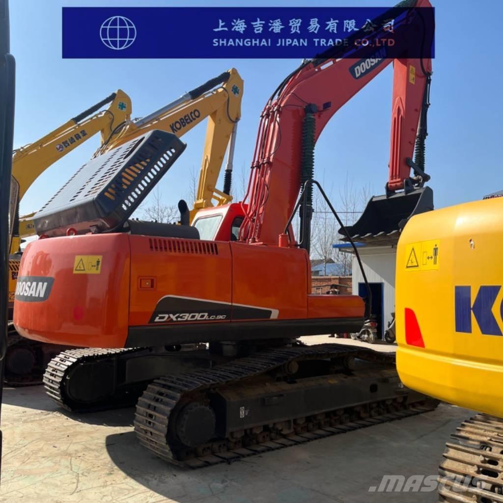 Doosan DX 300 Bandgrävare