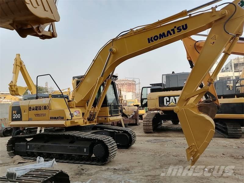 Komatsu PC 200-8 Bandgrävare