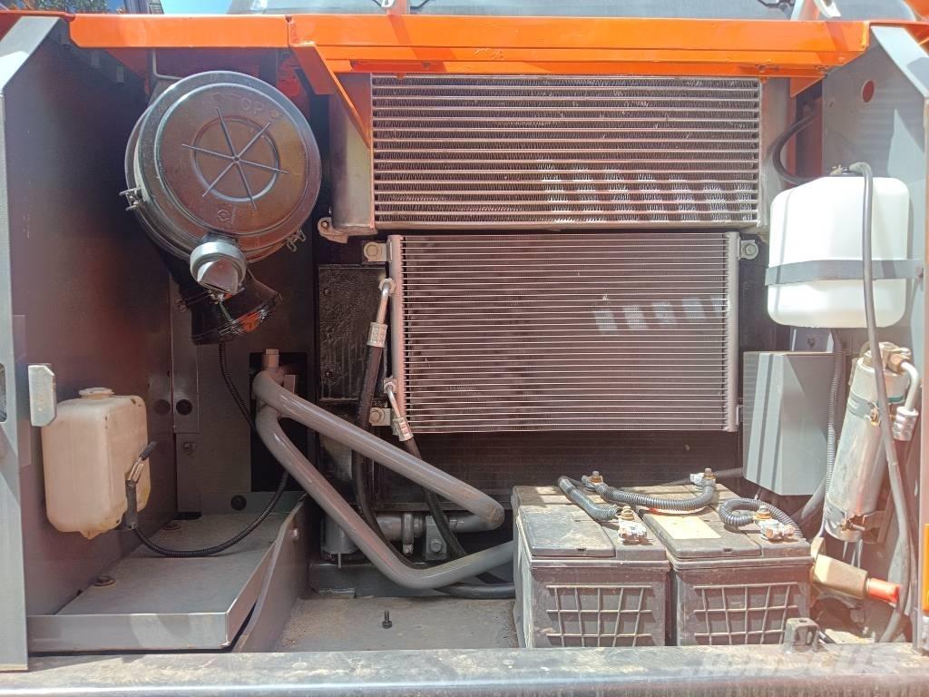 Hitachi ZX130LC Bandgrävare