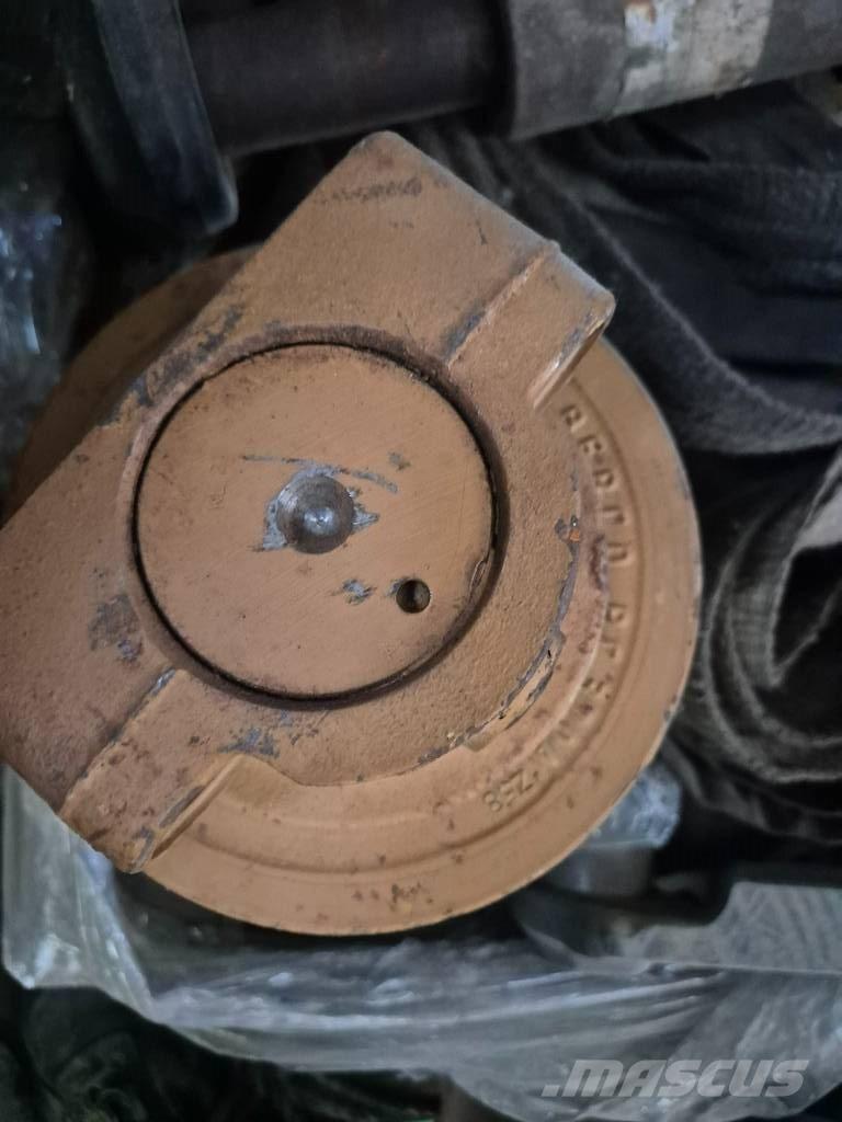 CAT D 6 Band, kedjor och underreden