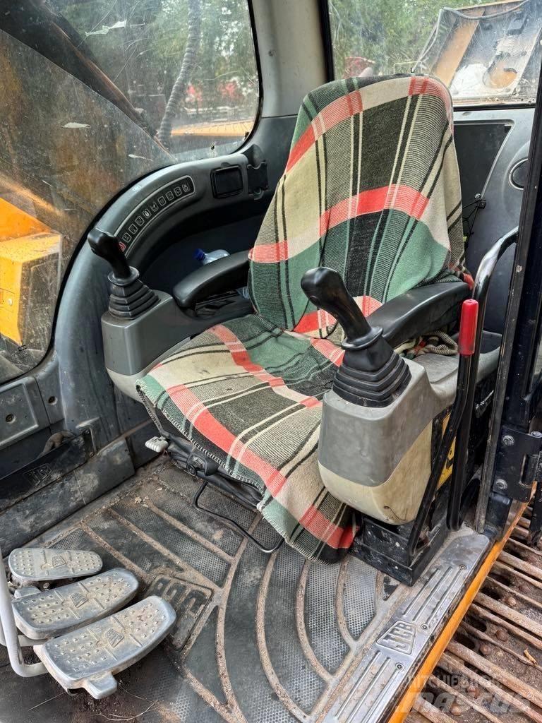 JCB JS 220 LC Bandgrävare