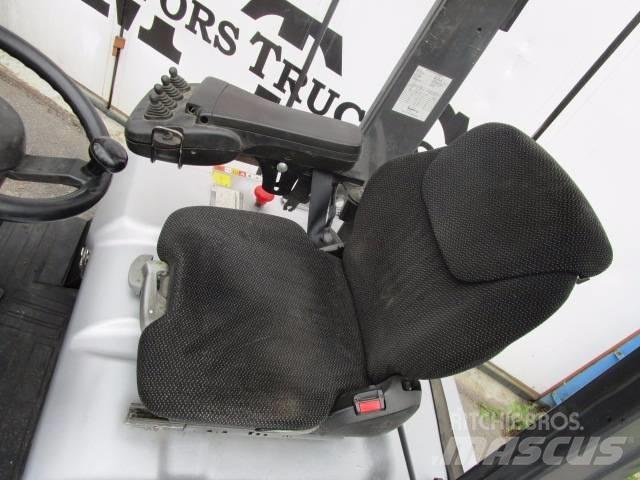 Nissan (Atlet) TX 15 Elmotviktstruckar