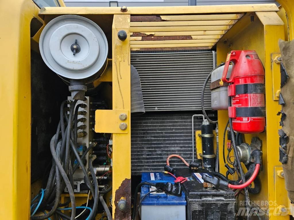 Komatsu PW 130ES-6K Hjulgrävare