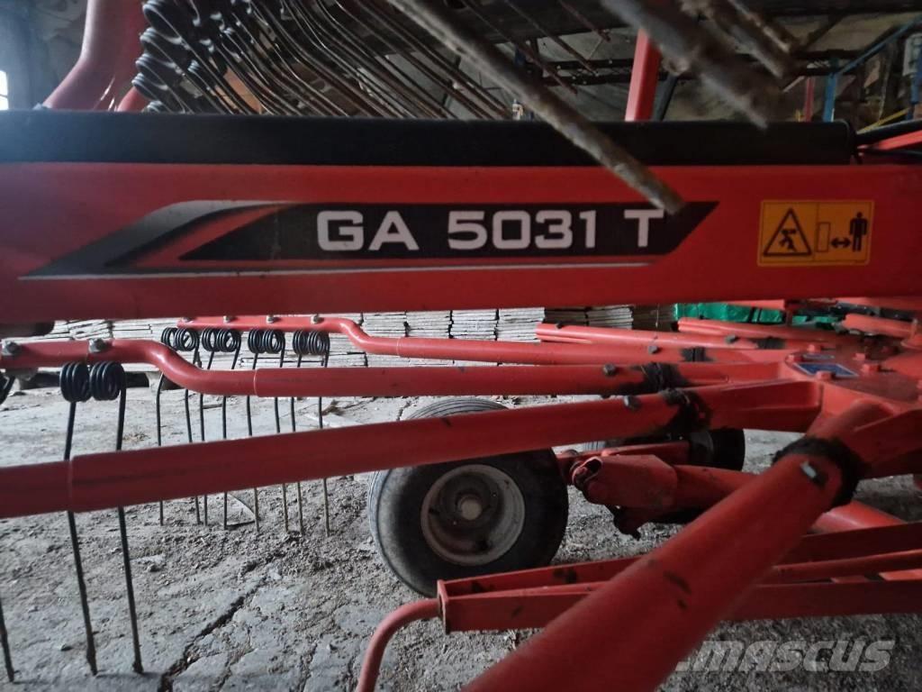 Kuhn 5031T Vändare och luftare