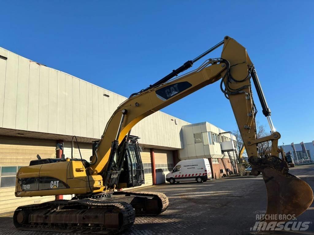 CAT 324 D L Bandgrävare