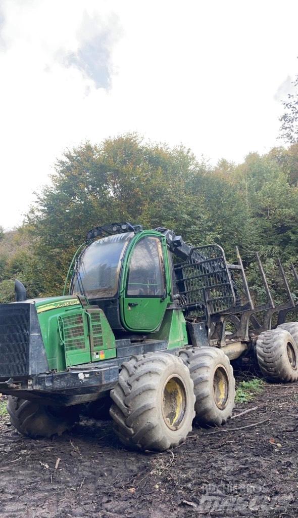 John Deere 1110 E Skotare