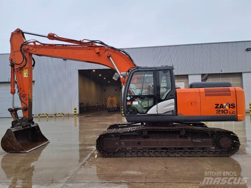 Hitachi ZX210LC-5B Bandgrävare