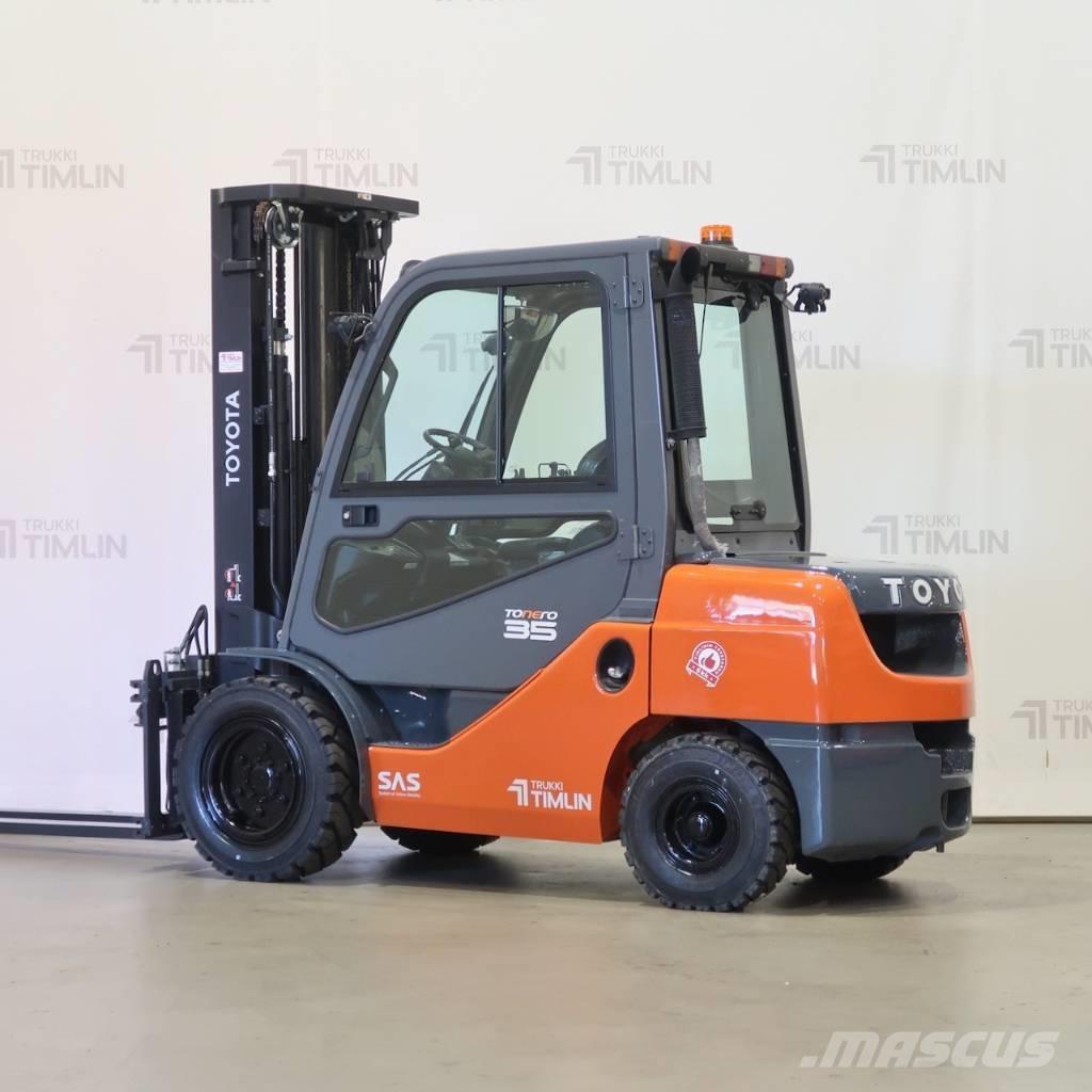 Toyota 02-8FDJF35 Dieselmotviktstruckar