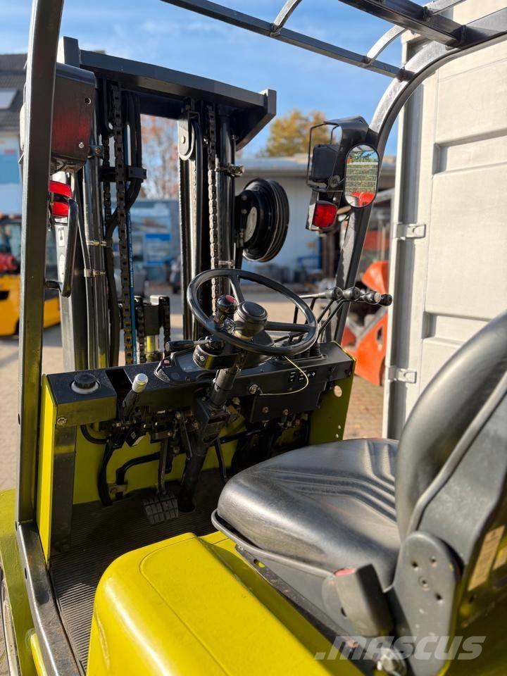 Clark CMP 25 L Gasolmotviktstruckar