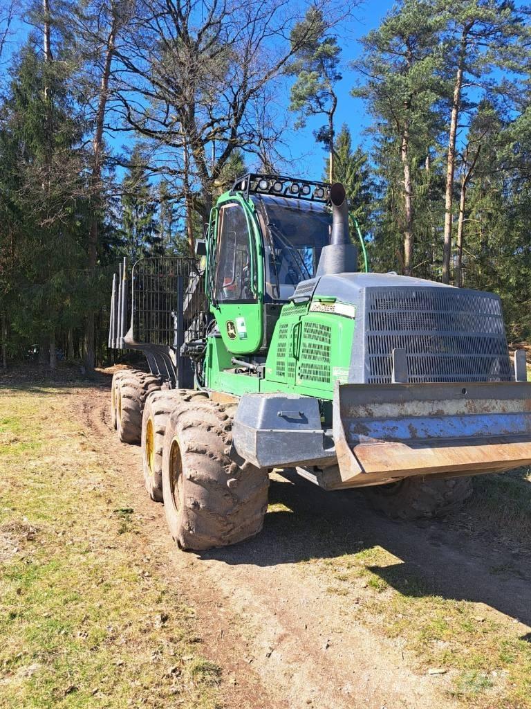 John Deere 1110 G Skotare