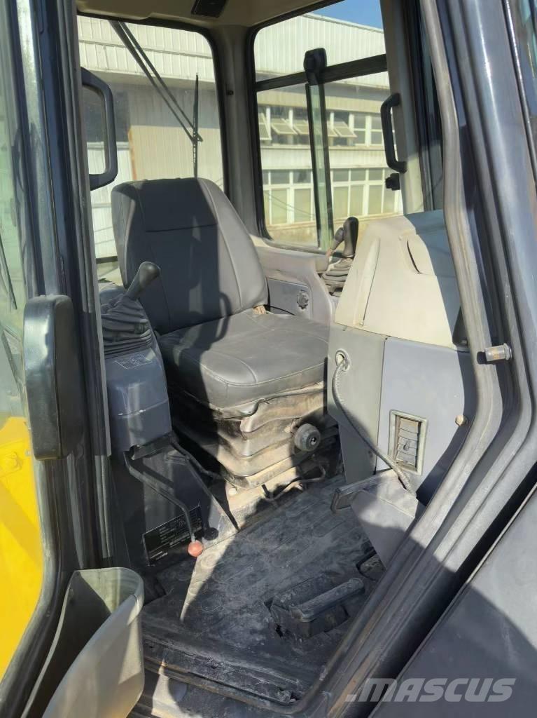 Komatsu D 85 EX-18 Bandschaktare