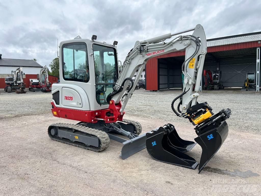 Takeuchi TB225 Minigrävare < 7t