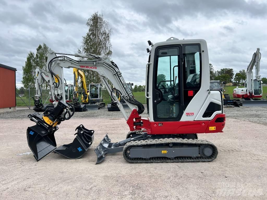 Takeuchi TB225 Minigrävare < 7t