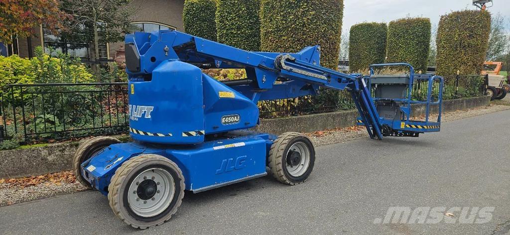 JLG E450aj Bomliftar