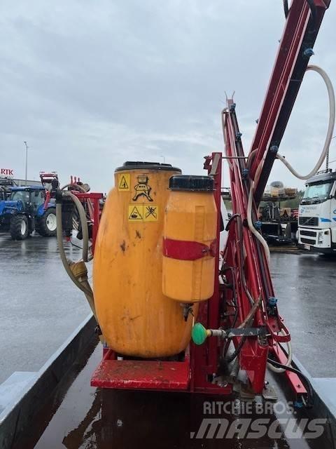 Junkkari 700/12 Monterade sprutor
