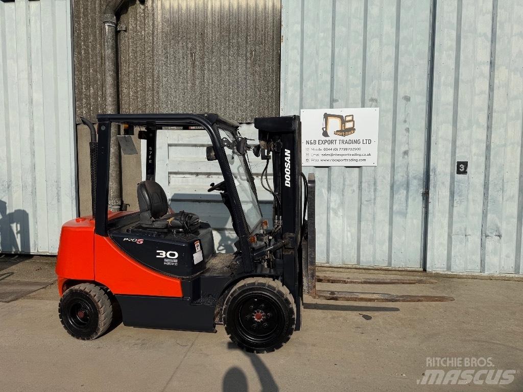 Doosan D 30 Dieselmotviktstruckar