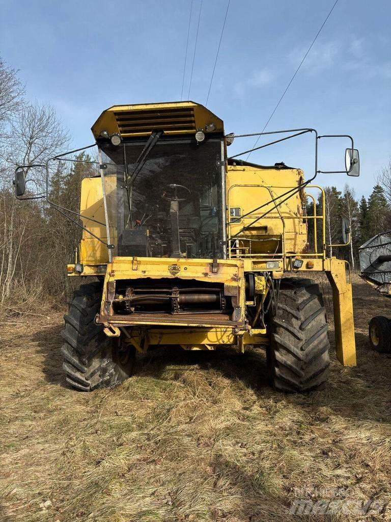 New Holland TX 36 Skördetröskor