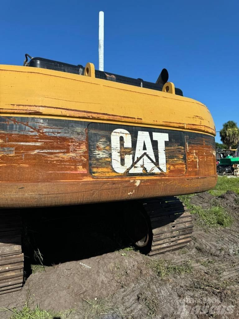CAT 330 L Bandgrävare