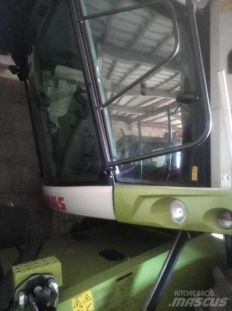 CLAAS Tucano 320 Skördetröskor