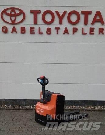 Toyota LWE 200 Låglyftare utan plattform