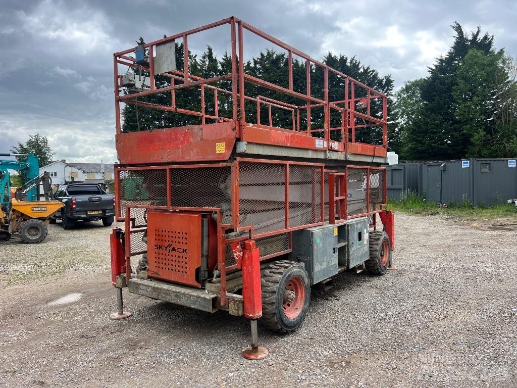 SkyJack SJ 9250 Saxliftar