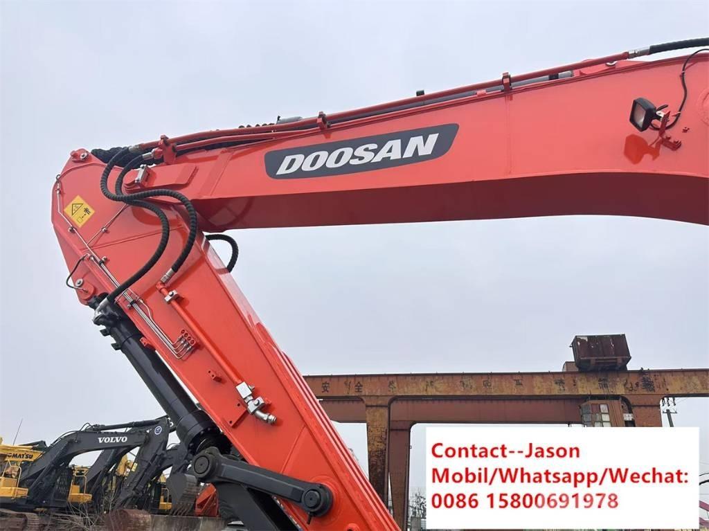 Doosan DX 300 LCA Bandgrävare