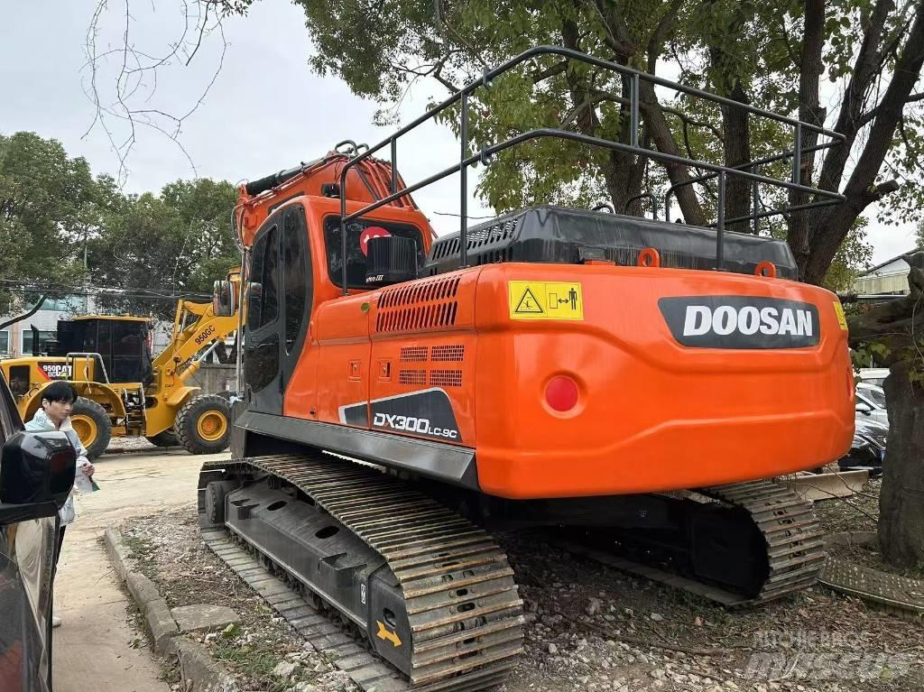 Doosan DX300LC-9c Bandgrävare