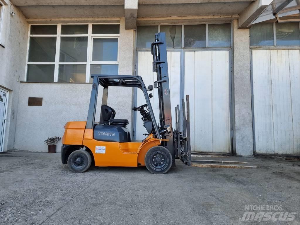 Toyota 02-7 FD 25 Dieselmotviktstruckar