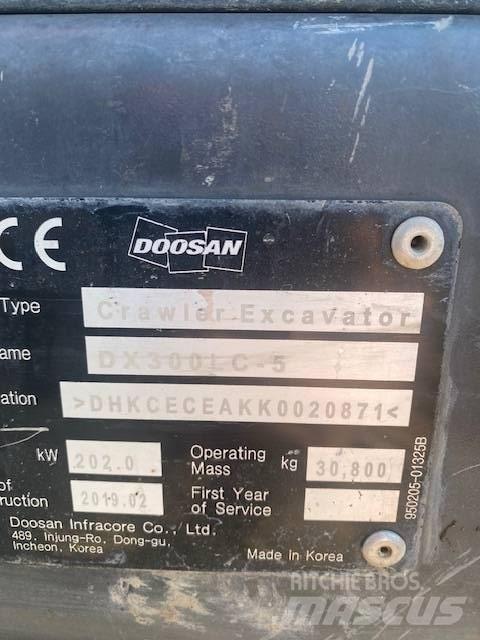 Doosan DX 300 LC-5 Bandgrävare
