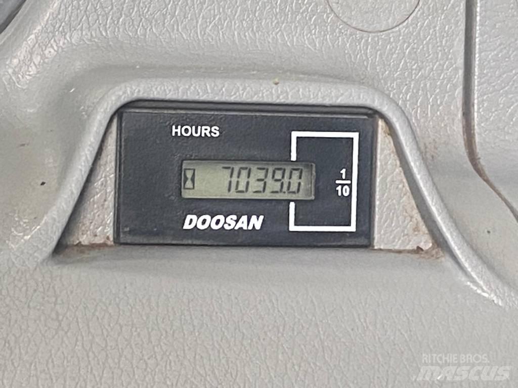 Doosan DX 300 LC-5 Bandgrävare