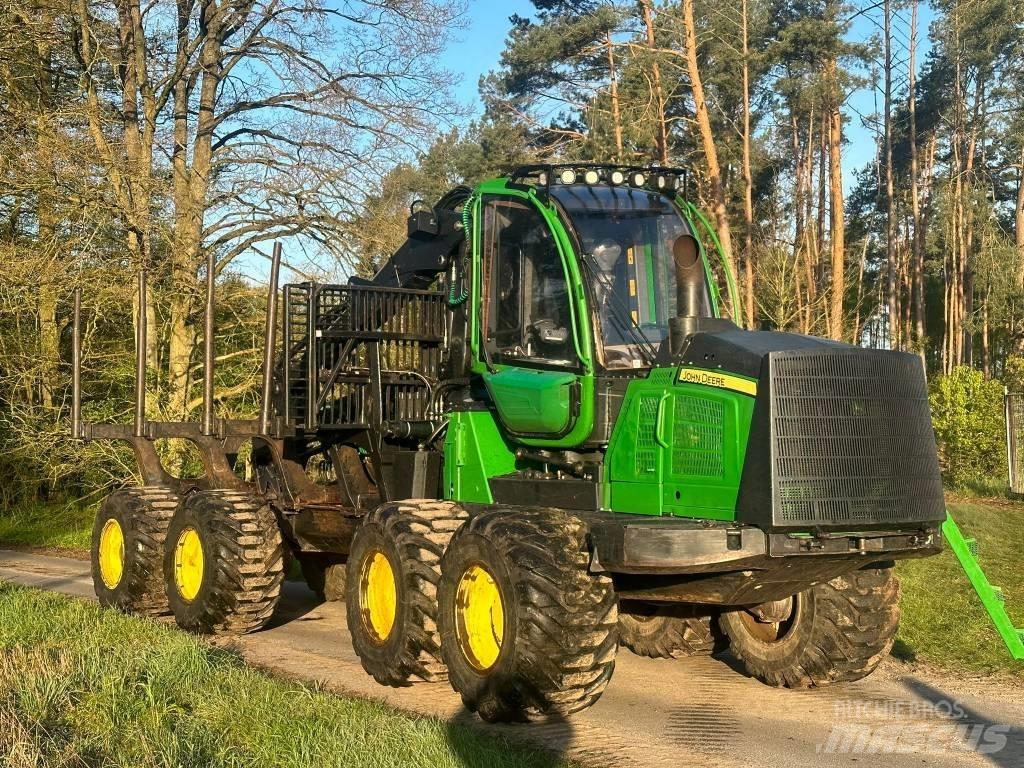 John Deere 1210 E Skotare