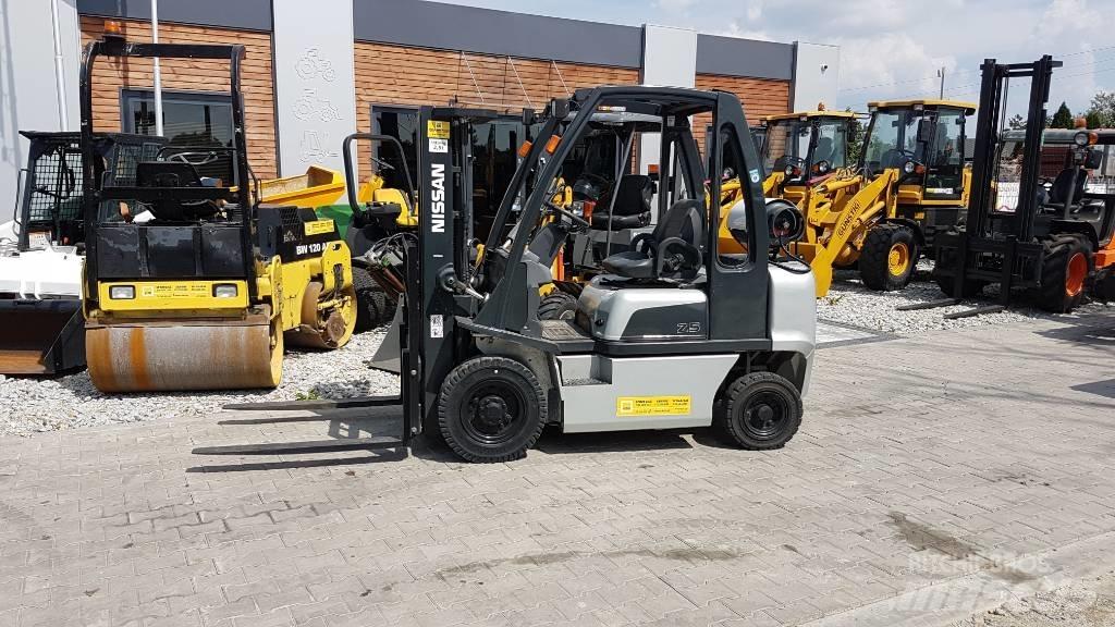 Nissan U1D2A25LQ Gasolmotviktstruckar