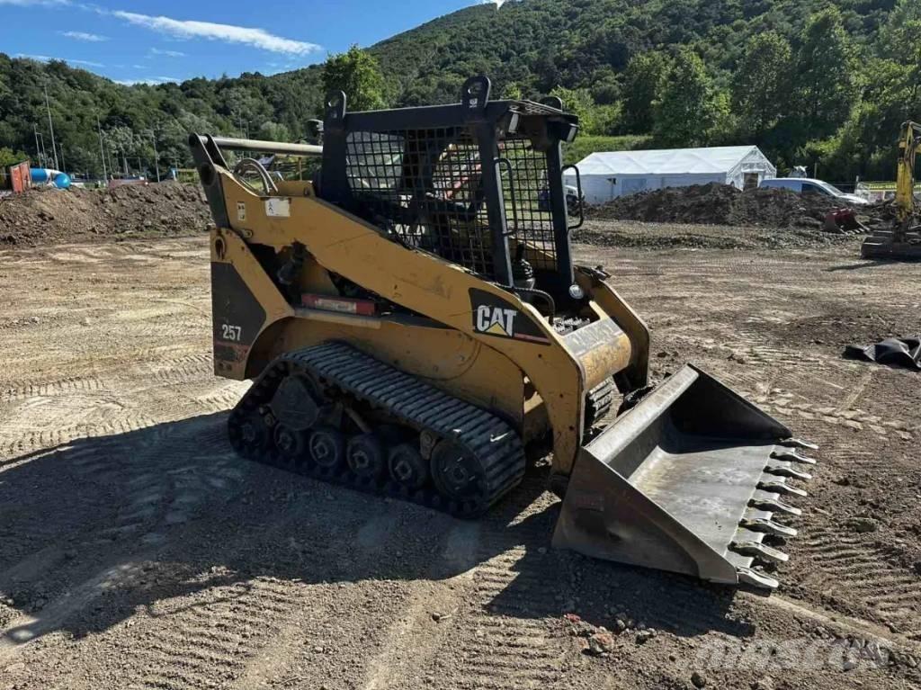 CAT 257 Bandlastare