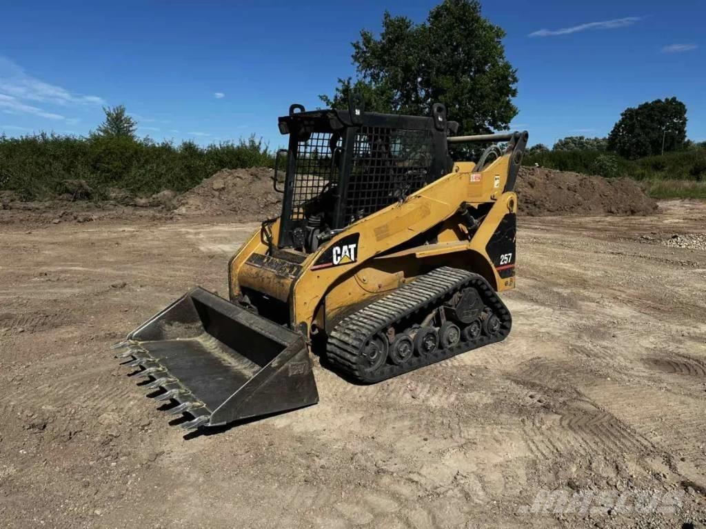 CAT 257 Bandlastare