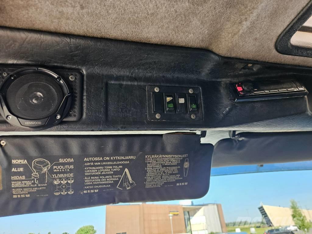 Sisu SM300 8X2 Transportbilar för Skogsmaskiner