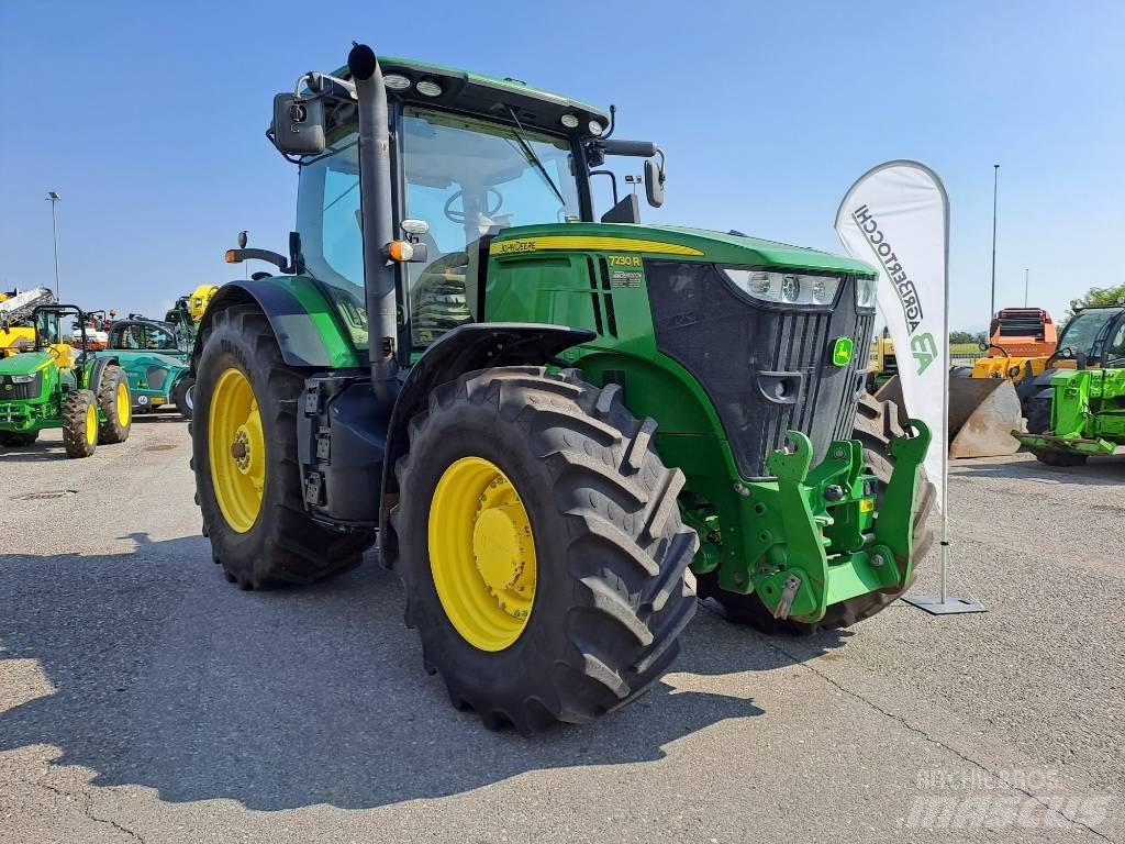 John Deere 7230 R Traktorer