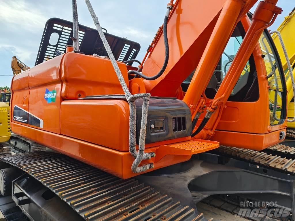 Doosan DX 225 LC Bandgrävare