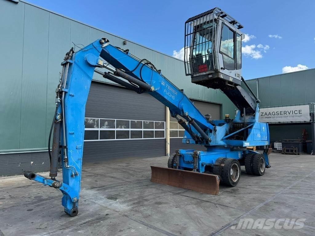 Fuchs MHL 320 Avfalls / industri hantering