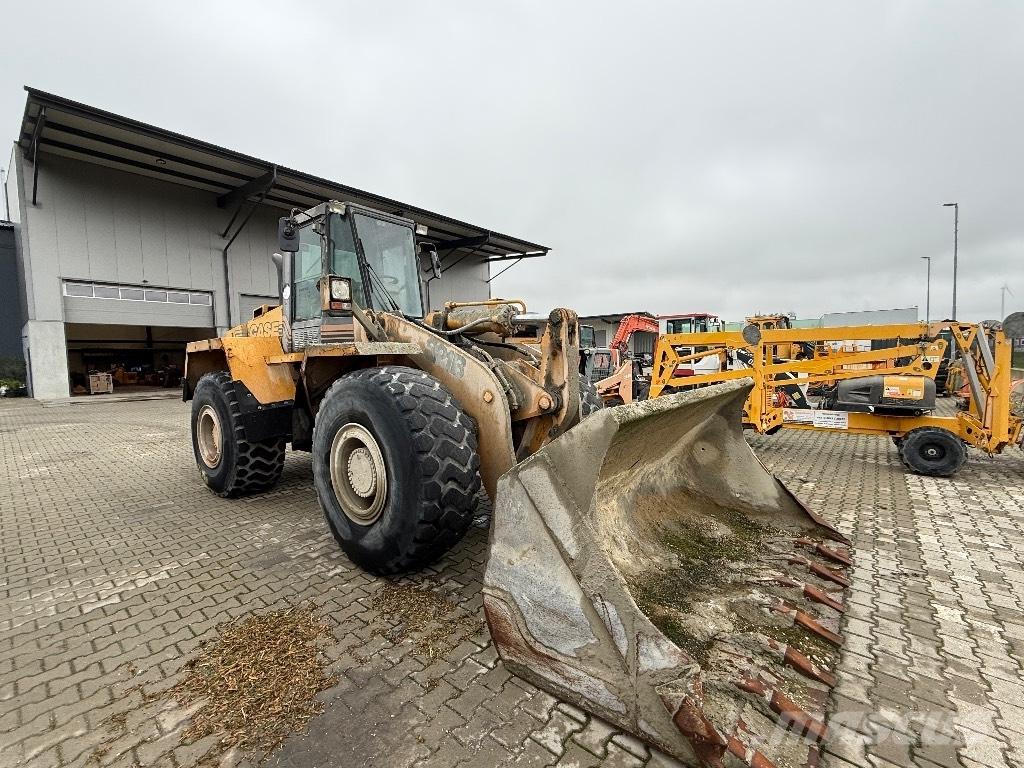 CASE 821 B Hjullastare