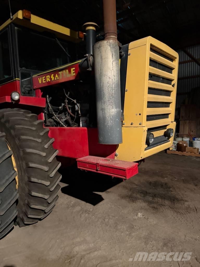 Versatile 835 Traktorer