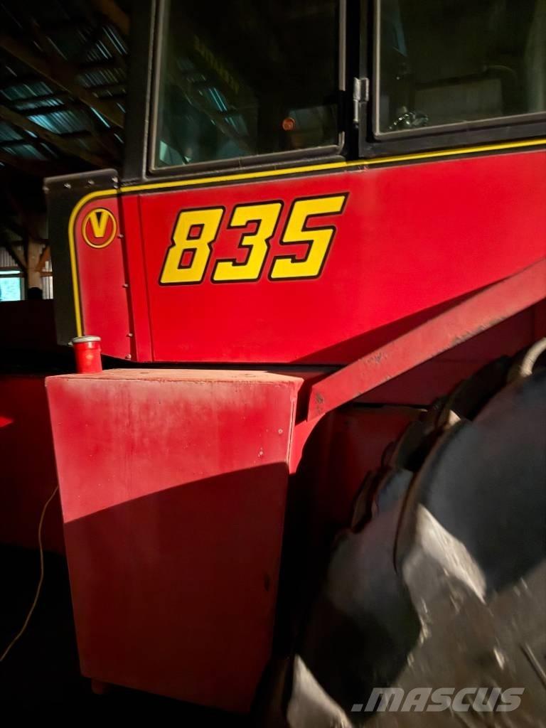 Versatile 835 Traktorer