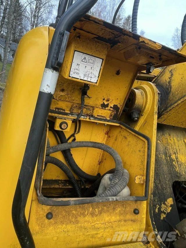 JCB JS 200 LC Bandgrävare