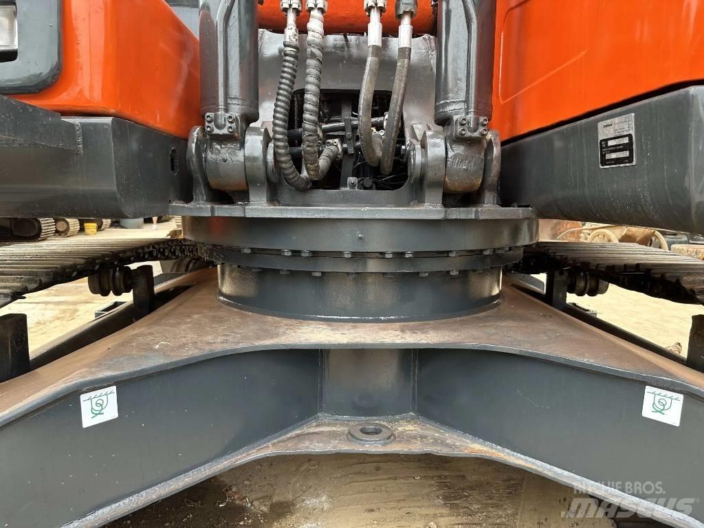Doosan DX225LC-9C Bandgrävare