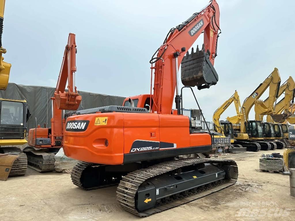 Doosan DX225LC-9C Bandgrävare