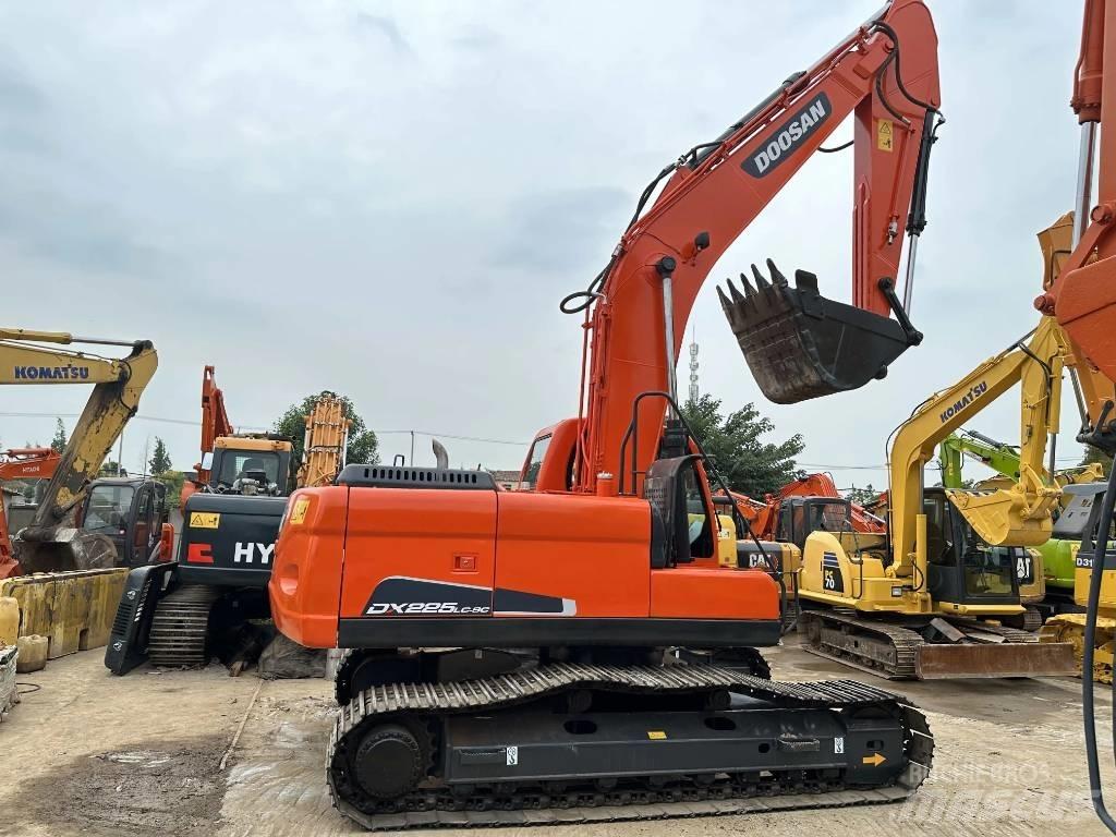 Doosan DX225LC-9C Bandgrävare