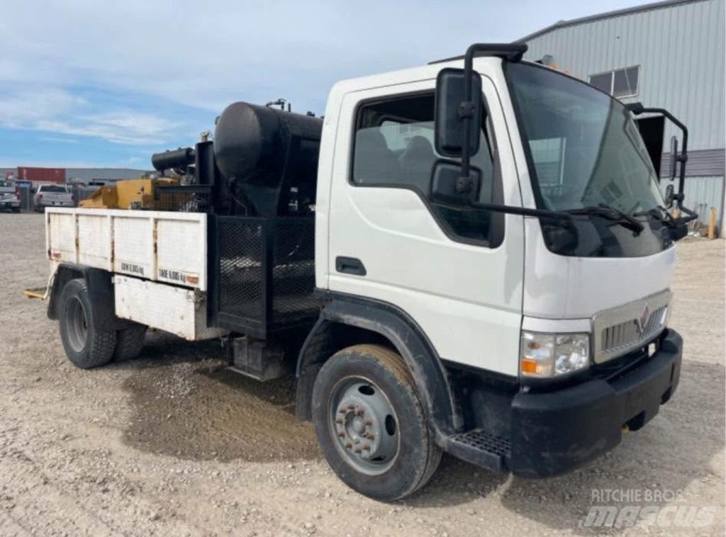 International CF600 Lastbilar med betongpump