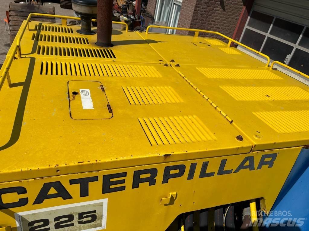 CAT 225 Bandgrävare