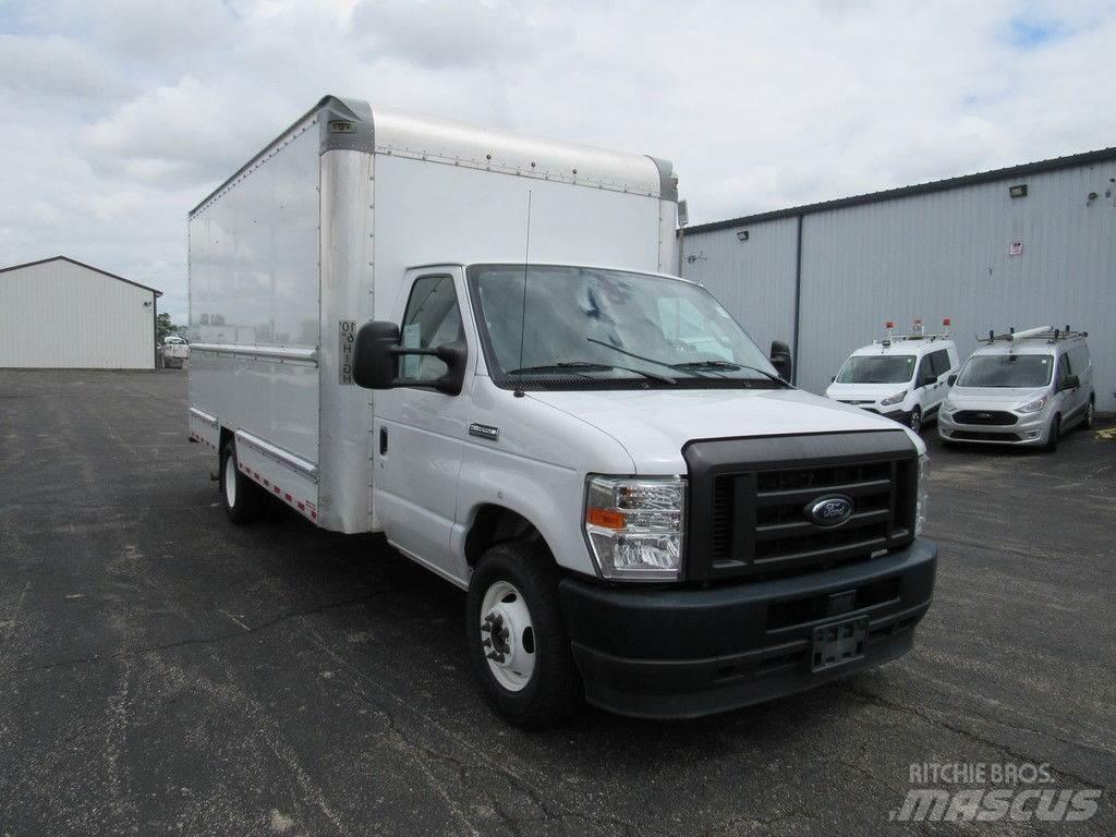 Ford E-350 Skåpbilar